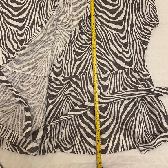 Banana Republic Linen Zebra Wrap Top, Size M, New With Tags! - Picture 2 of 5